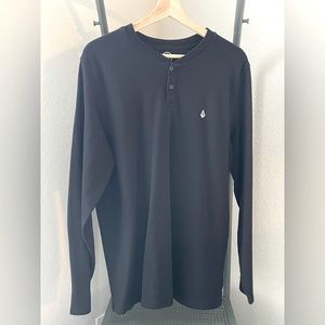 Volcom waffle-knit Henley. Black. Size large. Long sleeve.